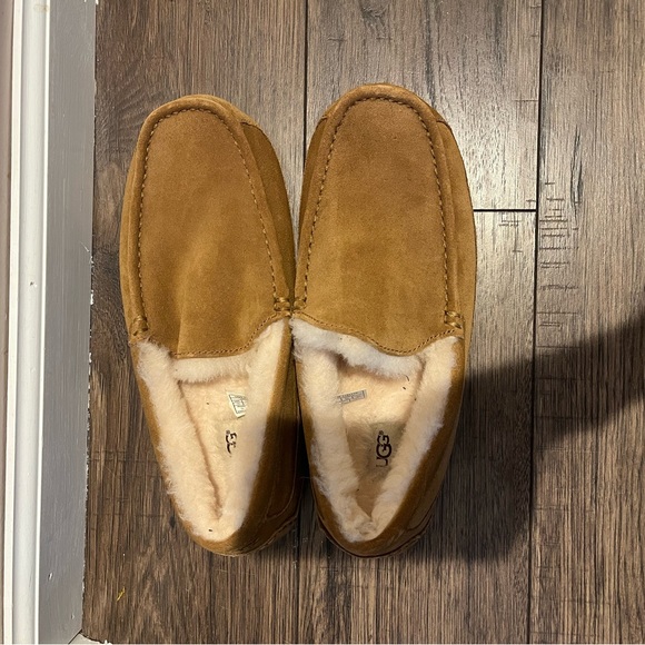 Mens Ugh slippers. Brand new. No box. - Picture 2 of 3
